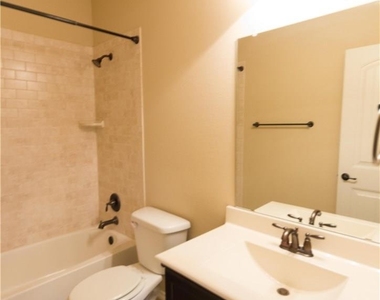 405 Riverstone Way - Photo Thumbnail 19