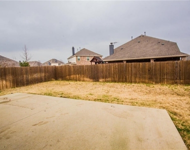 405 Riverstone Way - Photo Thumbnail 35