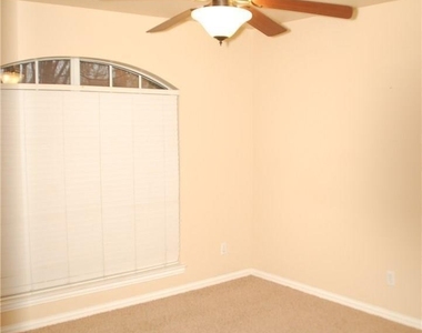 1522 Cat Mountain Trail - Photo Thumbnail 16