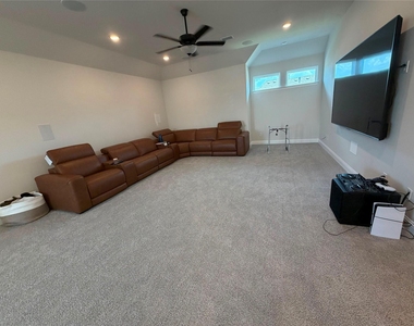 1560 Fairmont Drive - Photo Thumbnail 20