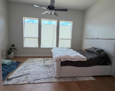 1560 Fairmont Drive - Photo Thumbnail 22