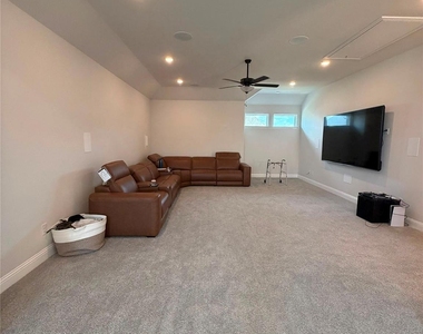 1560 Fairmont Drive - Photo Thumbnail 24