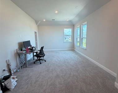 1560 Fairmont Drive - Photo Thumbnail 21