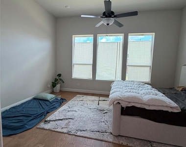 1560 Fairmont Drive - Photo Thumbnail 10