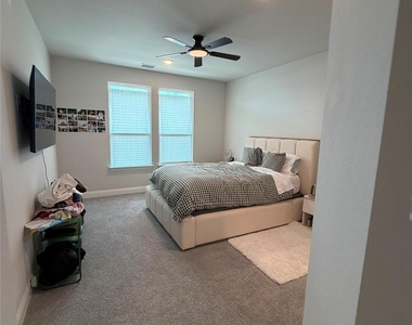 1560 Fairmont Drive - Photo Thumbnail 11