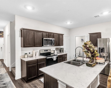 3233 Grimaldo Drive - Photo Thumbnail 1