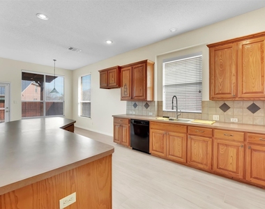 2700 Edgefield Trail - Photo Thumbnail 14