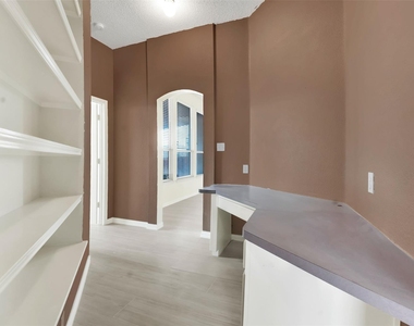 2700 Edgefield Trail - Photo Thumbnail 24