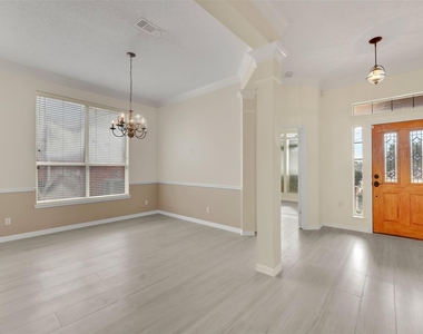 2700 Edgefield Trail - Photo Thumbnail 5
