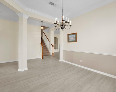 2700 Edgefield Trail - Photo Thumbnail 4