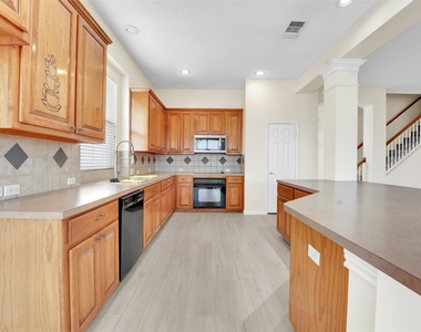 2700 Edgefield Trail - Photo Thumbnail 12