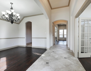 400 Oxford Place - Photo Thumbnail 3