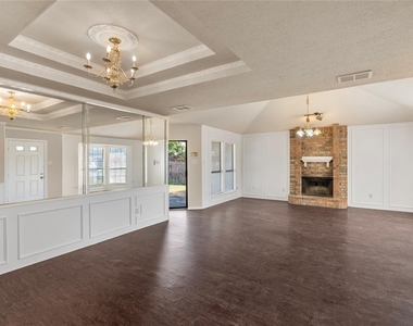 1933 Lavaca Trail - Photo Thumbnail 7