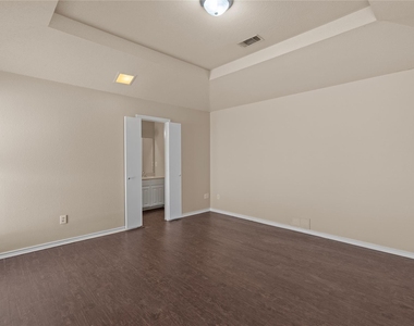 1933 Lavaca Trail - Photo Thumbnail 20