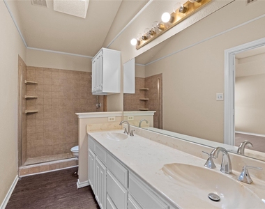 1933 Lavaca Trail - Photo Thumbnail 22