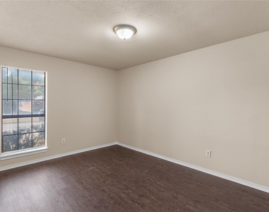 1933 Lavaca Trail - Photo Thumbnail 17