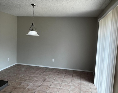 1601 Hedgewood Trail - Photo Thumbnail 7