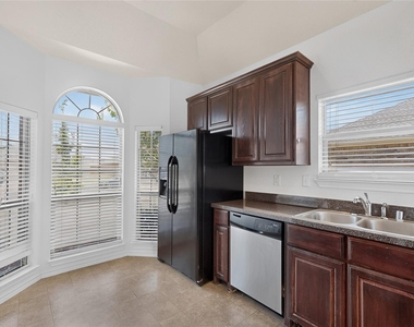 408 Windridge Drive - Photo Thumbnail 14