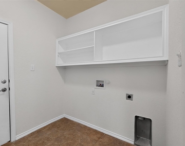 408 Windridge Drive - Photo Thumbnail 34