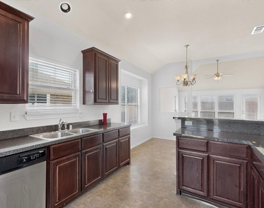 408 Windridge Drive - Photo Thumbnail 13