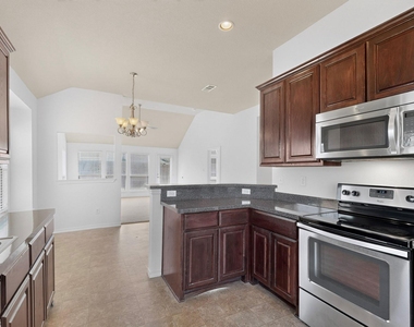 408 Windridge Drive - Photo Thumbnail 16