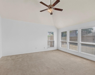 408 Windridge Drive - Photo Thumbnail 6