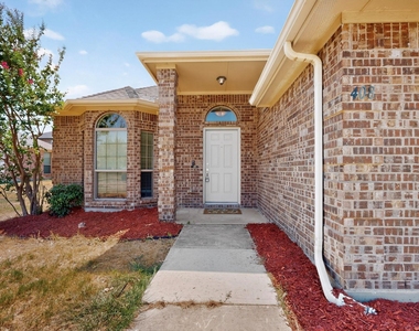 408 Windridge Drive - Photo Thumbnail 5
