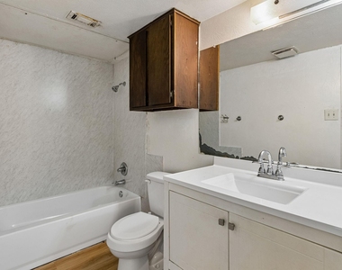 1823 Randolph Drive - Photo Thumbnail 9