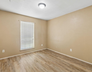 1823 Randolph Drive - Photo Thumbnail 8
