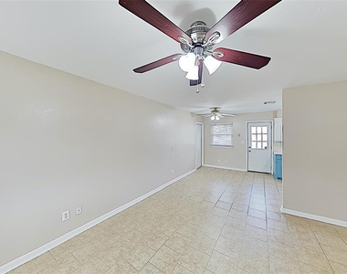 1004 Moraine Avenue - Photo Thumbnail 4