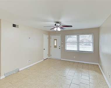 1004 Moraine Avenue - Photo Thumbnail 6