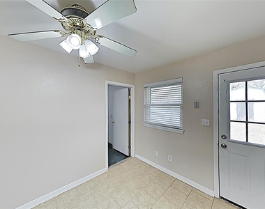 1004 Moraine Avenue - Photo Thumbnail 10