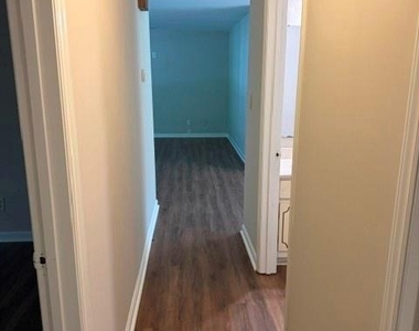 6702 W Woodthrush Drive - Photo Thumbnail 4