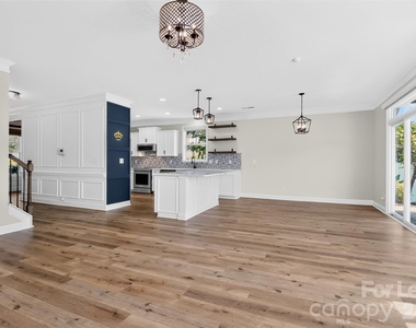 12724 Franklin Square Road - Photo Thumbnail 16