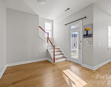 10724 Alvarado Way - Photo Thumbnail 16