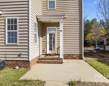 10724 Alvarado Way - Photo Thumbnail 33