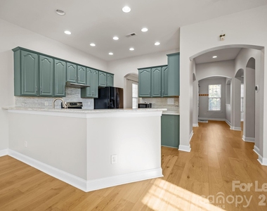 10724 Alvarado Way - Photo Thumbnail 13