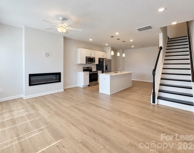 6514 Harlech Street - Photo Thumbnail 6