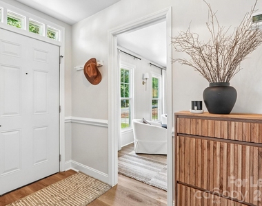 2947 Heathgate Road - Photo Thumbnail 2