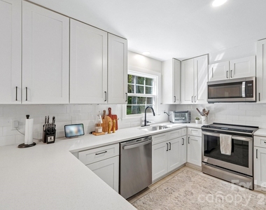 2947 Heathgate Road - Photo Thumbnail 17