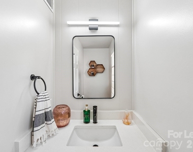 2947 Heathgate Road - Photo Thumbnail 26