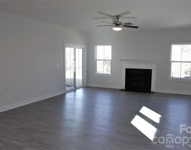 8340 Bretton Woods Drive - Photo Thumbnail 5