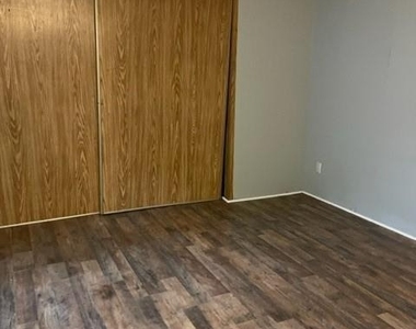 157 Merriman Road - Photo Thumbnail 14