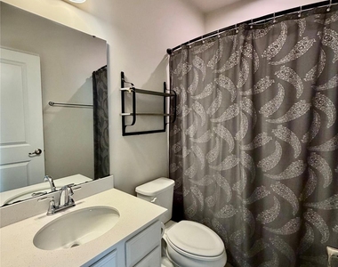 2662 Grantham Place Drive - Photo Thumbnail 29