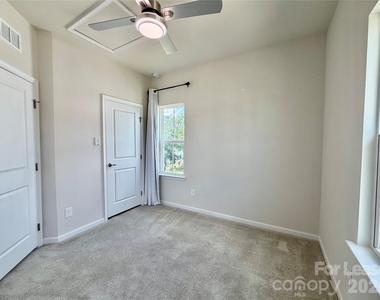 2662 Grantham Place Drive - Photo Thumbnail 27