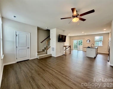2662 Grantham Place Drive - Photo Thumbnail 13