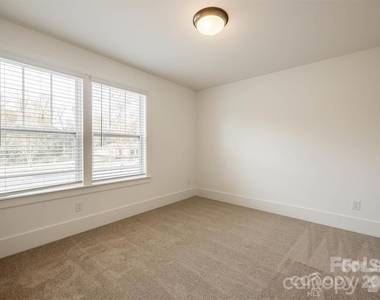 1241 Eastway Drive - Photo Thumbnail 10