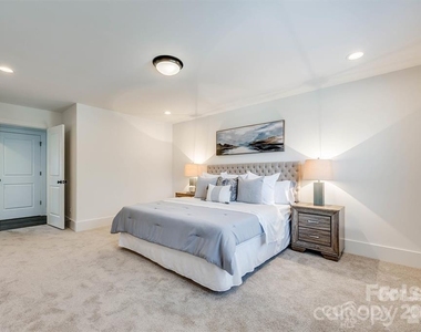 1241 Eastway Drive - Photo Thumbnail 8