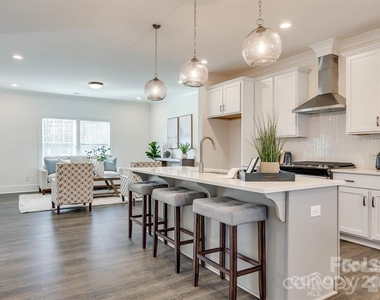 1241 Eastway Drive - Photo Thumbnail 4