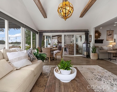 18026 Whispering Oaks Drive - Photo Thumbnail 26